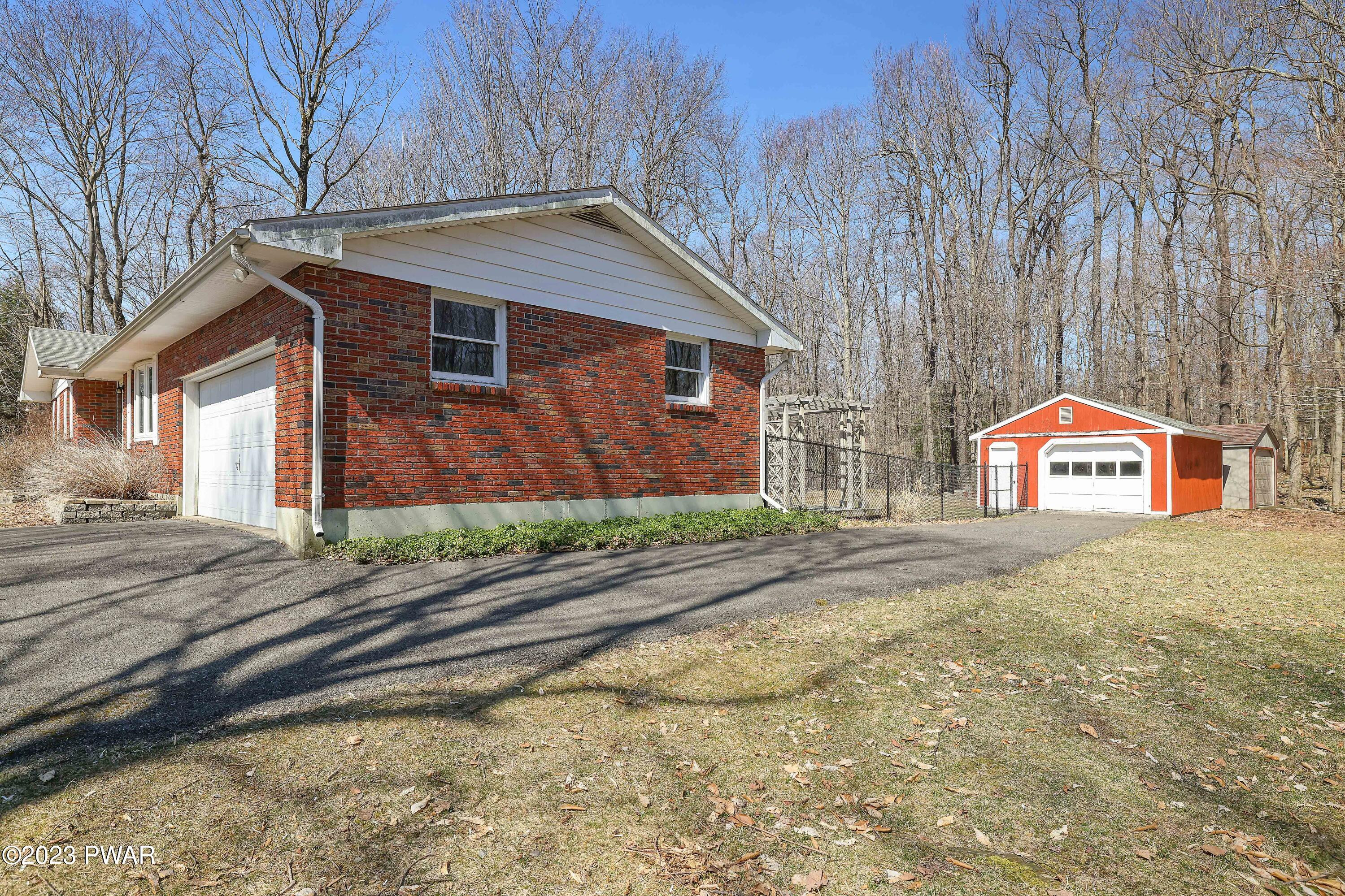 141 Lake In The Clouds Road Canadensis, PA 18325 - Photo 36 of 57 Side of Home