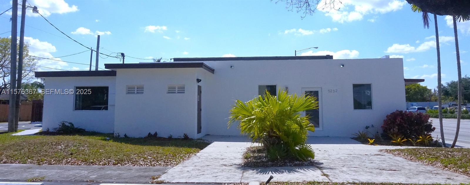 5232 Pembroke Road Hollywood, FL 33021 - Photo 7 of 23 Photo 7
