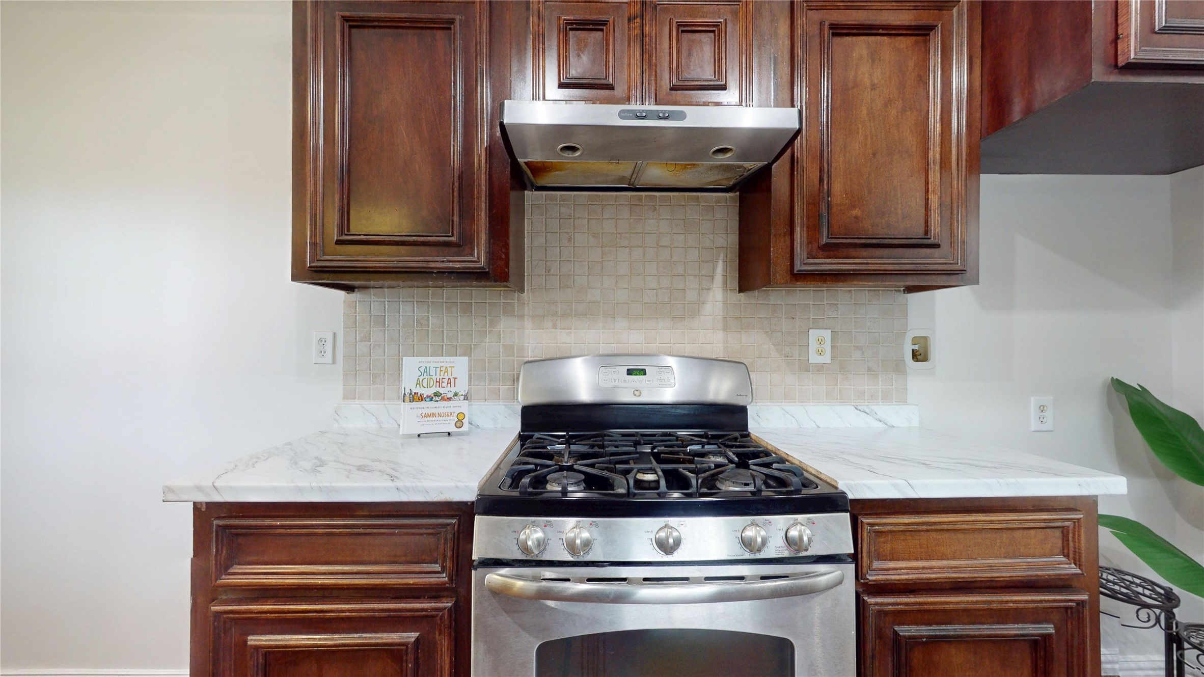 101 Eastgate Street Houston, TX 77012 - Photo 17 of 49