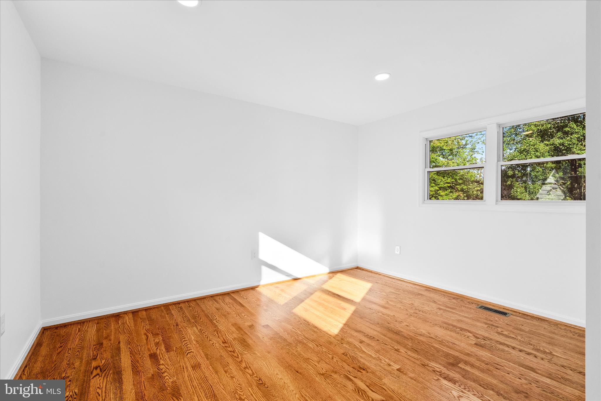 117 West 14th Street Frederick, MD 21701 - Photo 18 of 40 Primary Suite