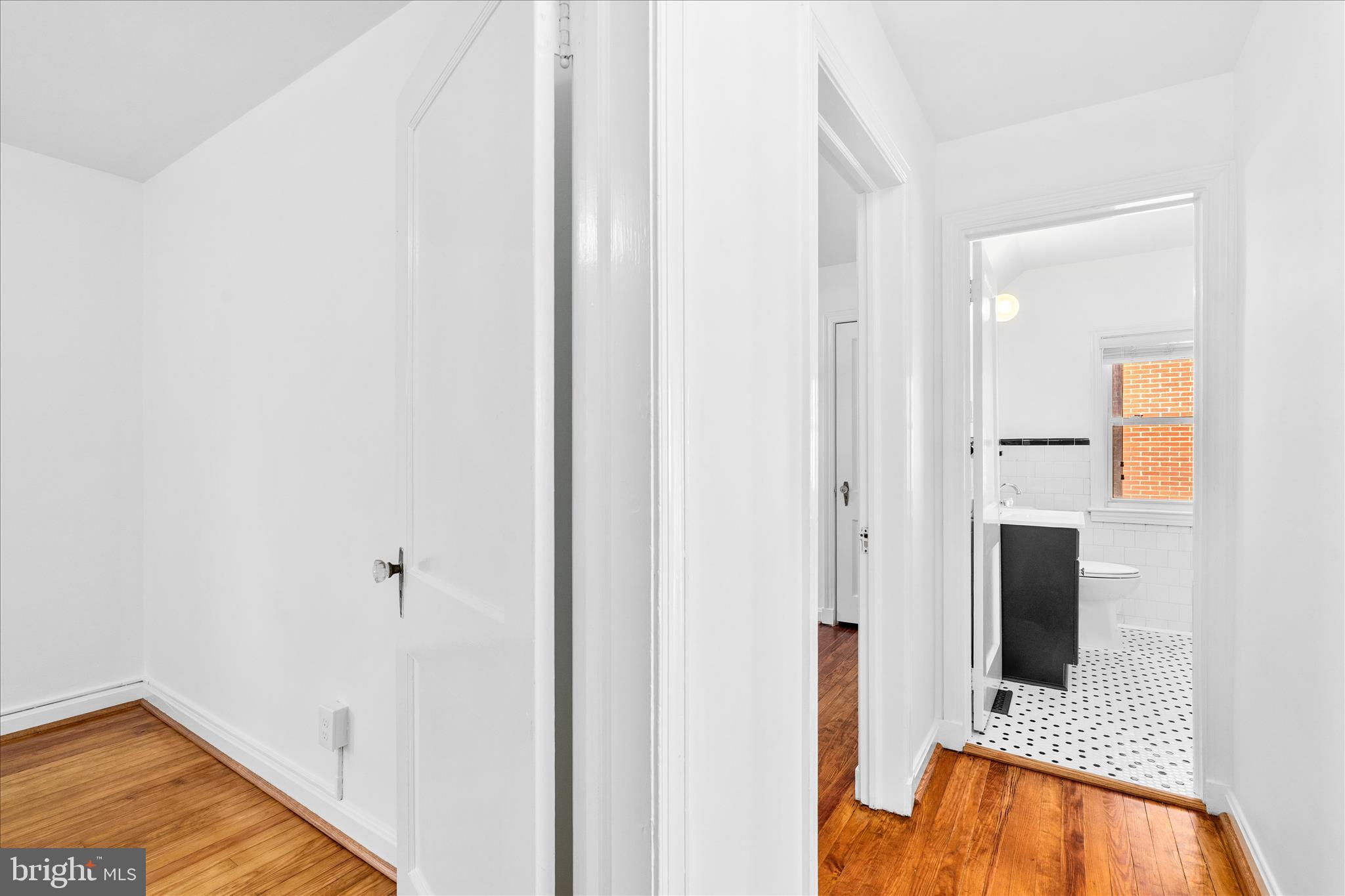 117 West 14th Street Frederick, MD 21701 - Photo 24 of 40 Upper Level Hallway