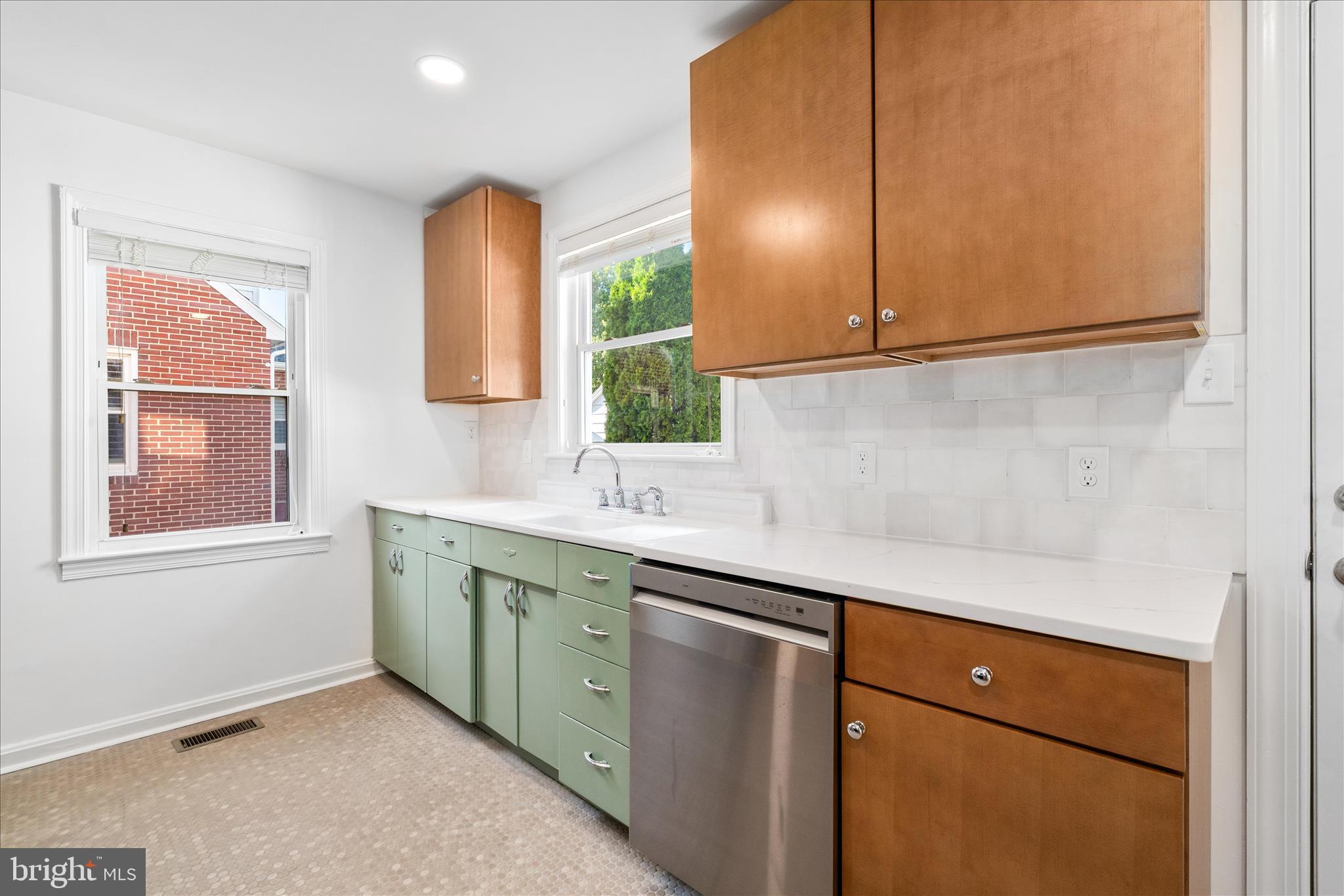 117 West 14th Street Frederick, MD 21701 - Photo 5 of 40 New Appliances and Cabinets