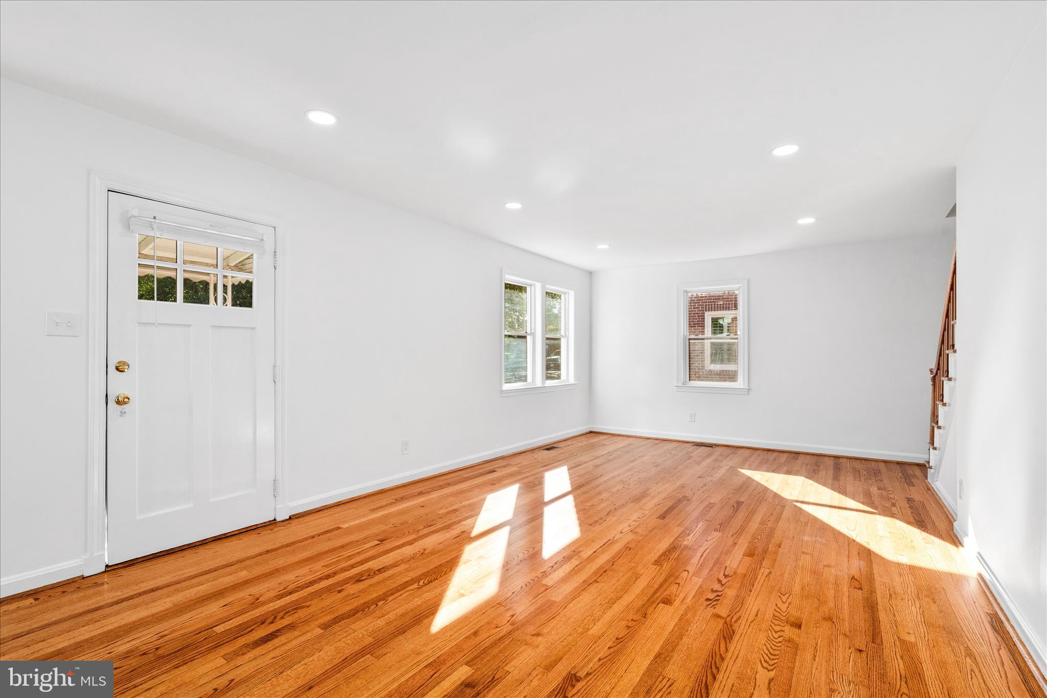 117 West 14th Street Frederick, MD 21701 - Photo 10 of 40 Living Room w/ Hardwood Flooring