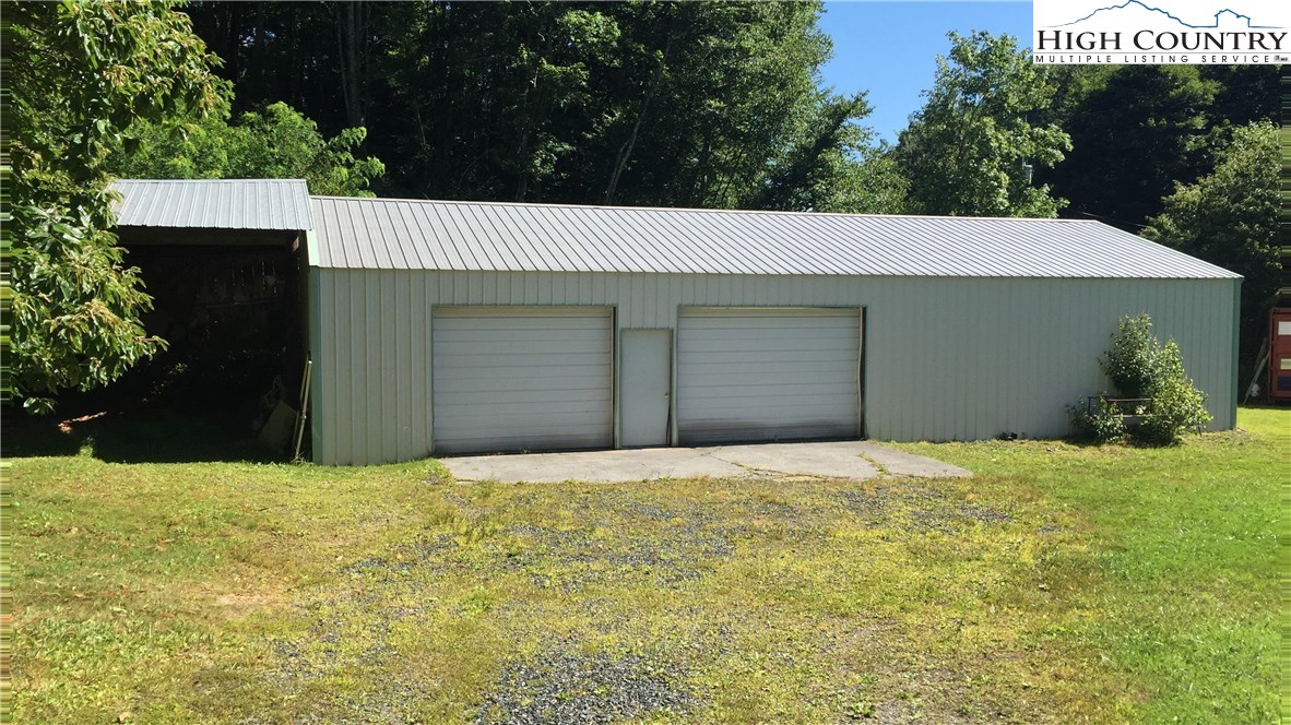 513 Farmers Store Road Lansing, NC 28643 - Photo 7 of 16