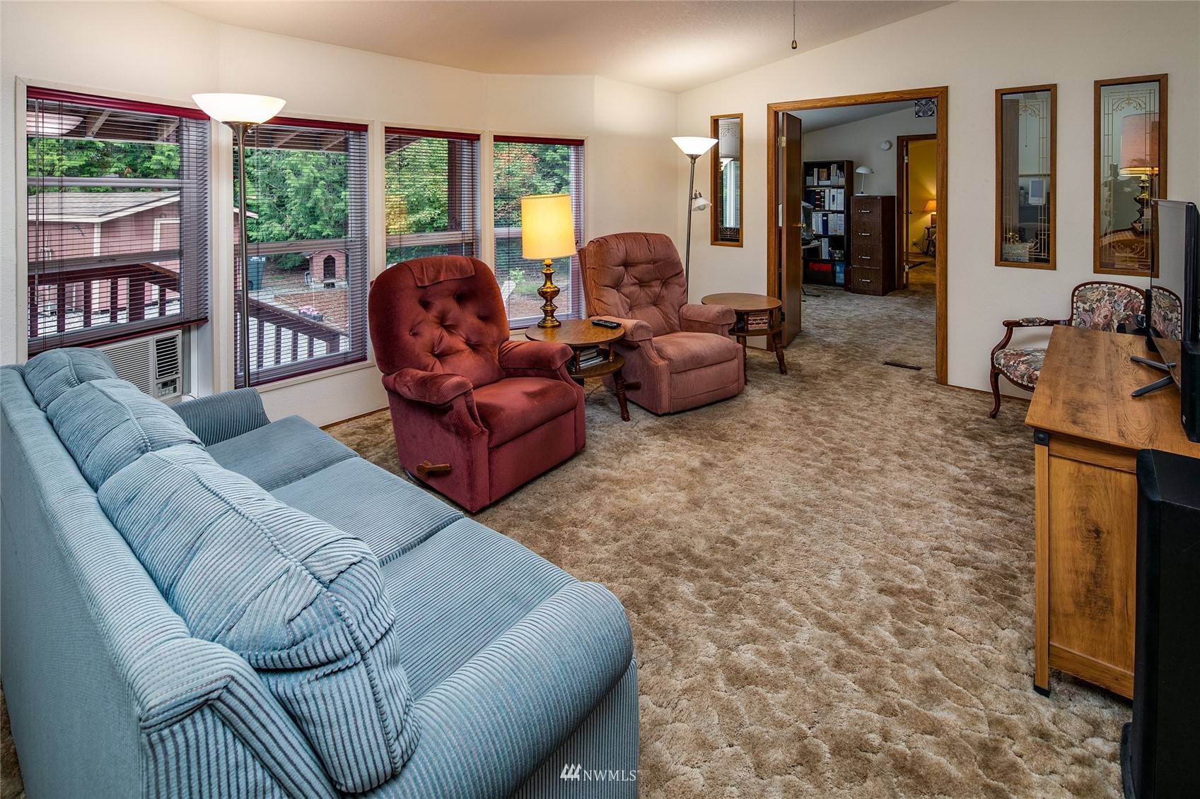 359 Kelly Road Bellingham, WA 98226 - Photo 2 of 30 Gallery Image 2