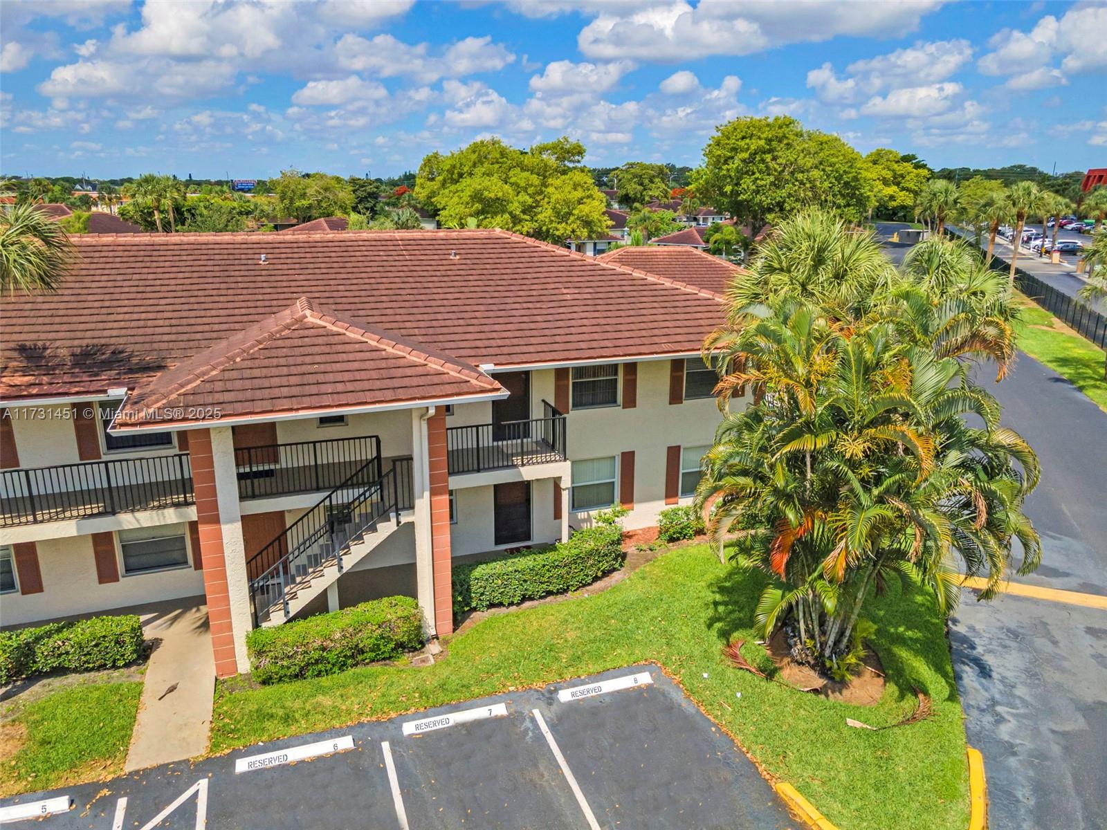 9849 Three Lakes Circle, Unit 1H Boca Raton, FL 33428 - Photo 3 of 25 Gallery Image 3