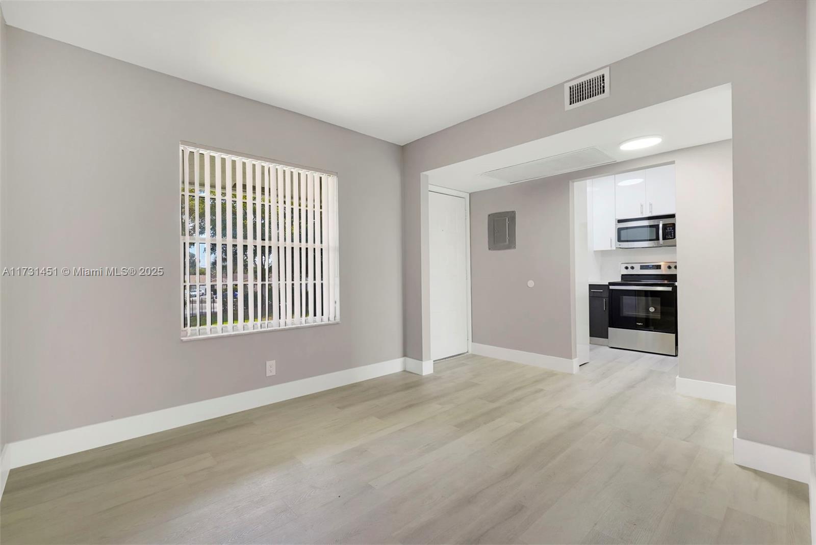 9849 Three Lakes Circle, Unit 1H Boca Raton, FL 33428 - Photo 9 of 25 Gallery Image 9