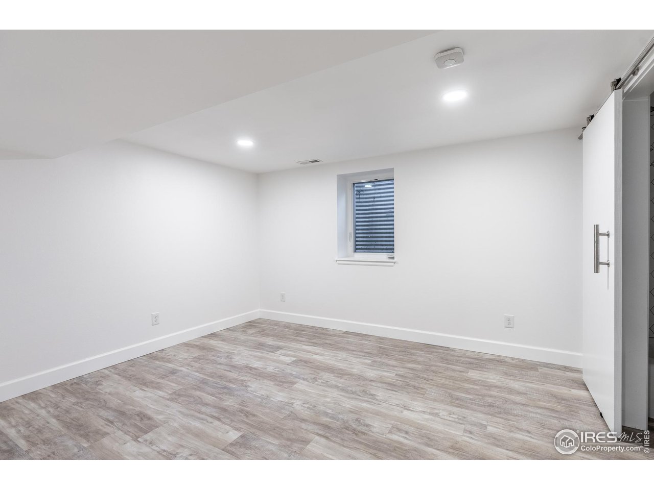 7357 Glacier View Road Longmont, CO 80503 - Photo 28 of 39 a view of an empty room