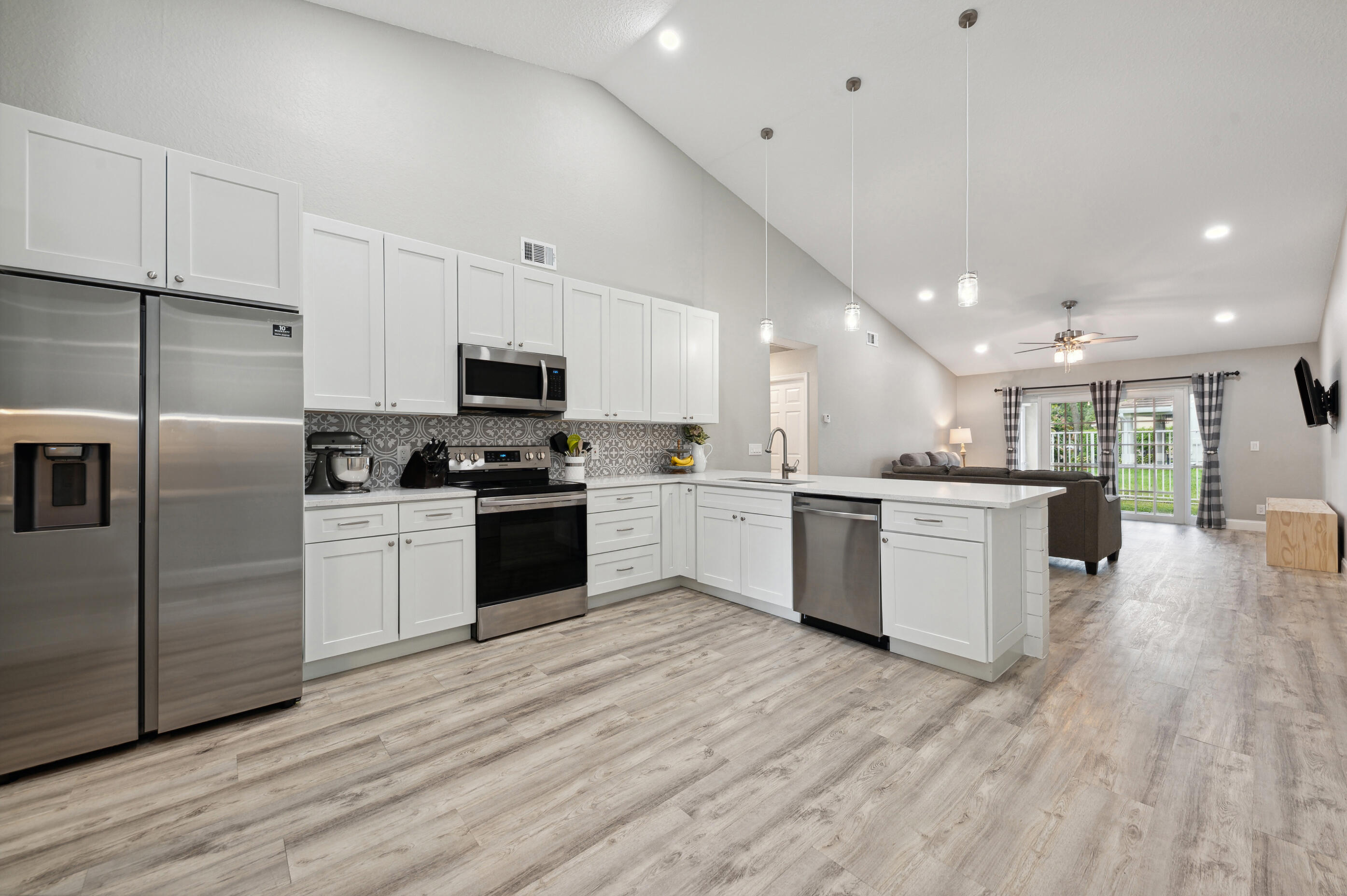 18291 Clear Brook Circle Boca Raton, FL 33498 - Photo 5 of 16 04
