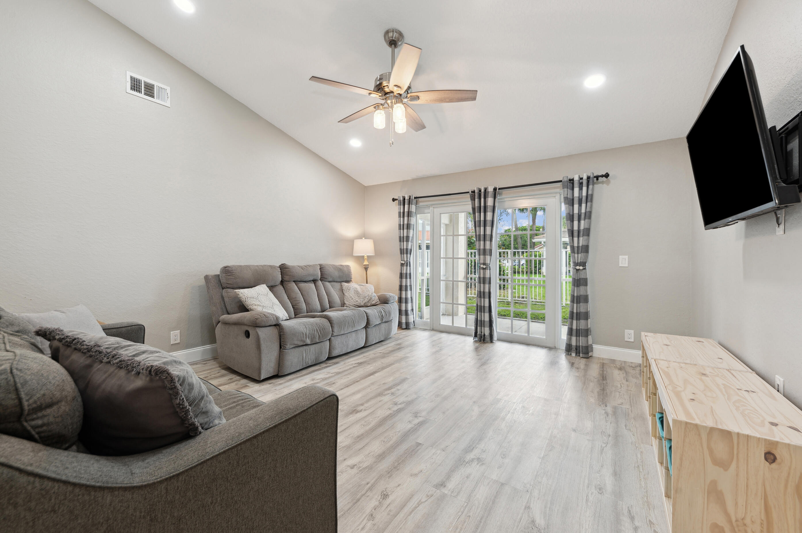 18291 Clear Brook Circle Boca Raton, FL 33498 - Photo 8 of 16 07