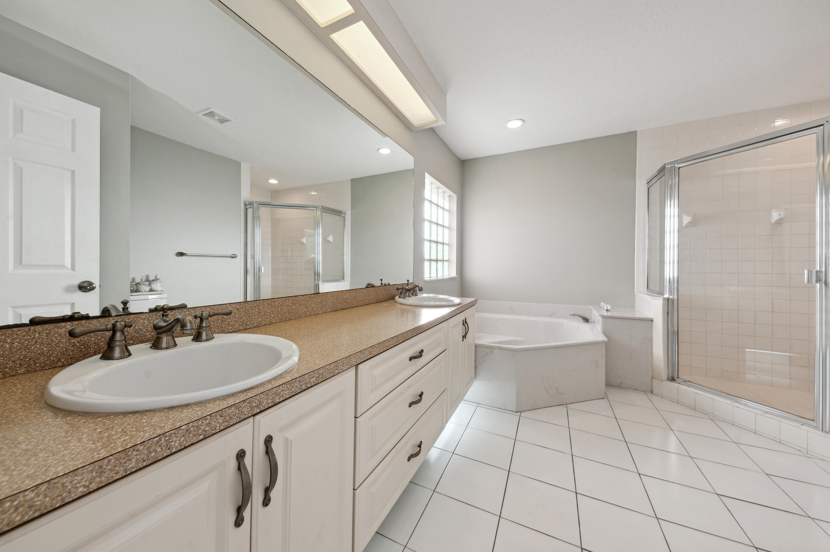 18291 Clear Brook Circle Boca Raton, FL 33498 - Photo 10 of 16 10