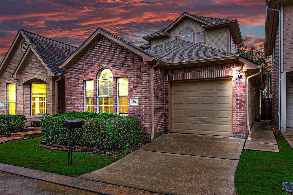 18923 Crescent Fountain Road Spring, TX 77388 - Photo 1 of 27 Have your agent show this home today.