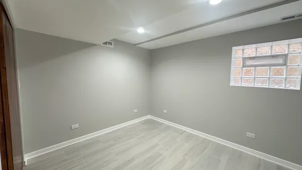 $2,000 | 5848 North Whipple Street, Unit G, Chicago, IL 60659