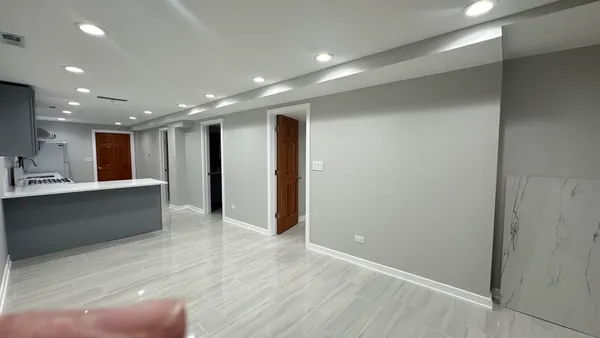 $2,000 | 5848 North Whipple Street, Unit G, Chicago, IL 60659