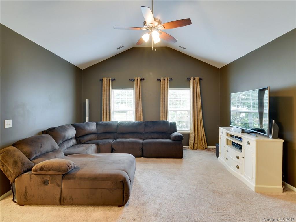8429 Newfane Road Charlotte, NC 28269 - Photo 18 of 24