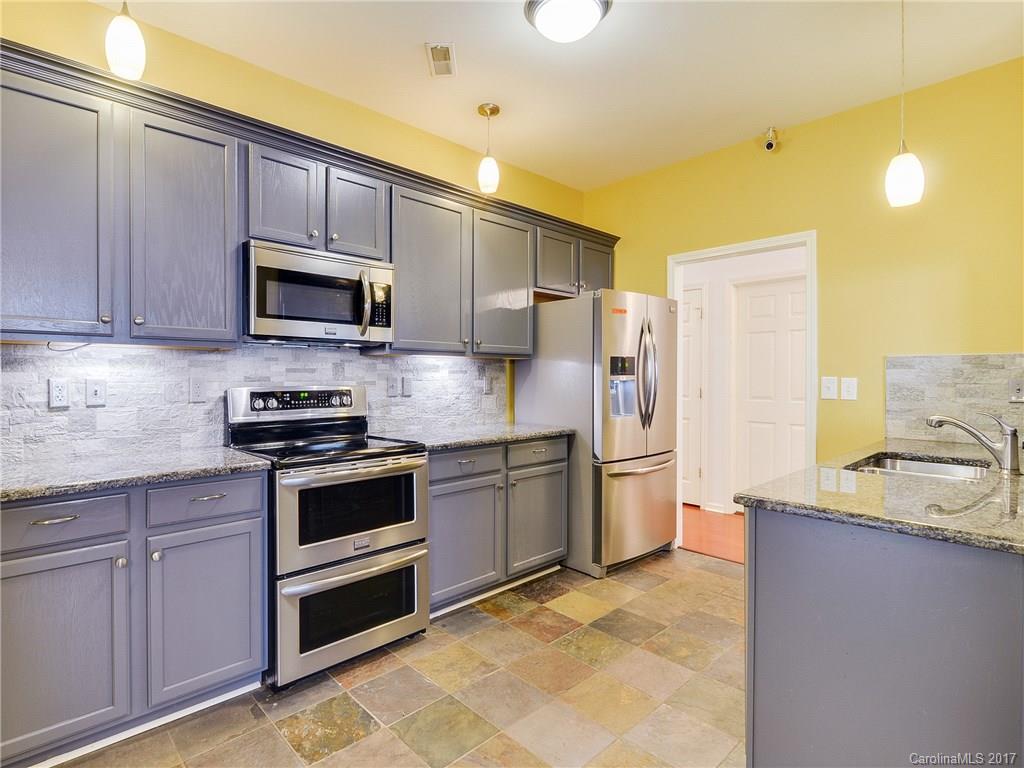 8429 Newfane Road Charlotte, NC 28269 - Photo 3 of 24