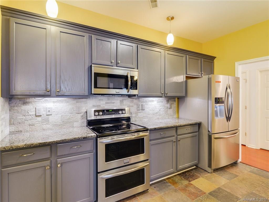 8429 Newfane Road Charlotte, NC 28269 - Photo 4 of 24