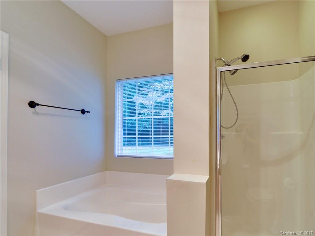 8429 Newfane Road Charlotte, NC 28269 - Photo 10 of 24