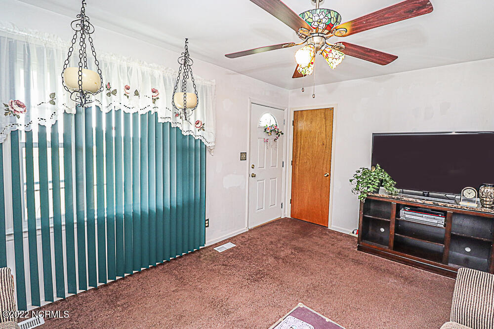 652 Speed Road Tarboro, NC 27886 - Photo 3 of 39 652 SPEED ROAD 17