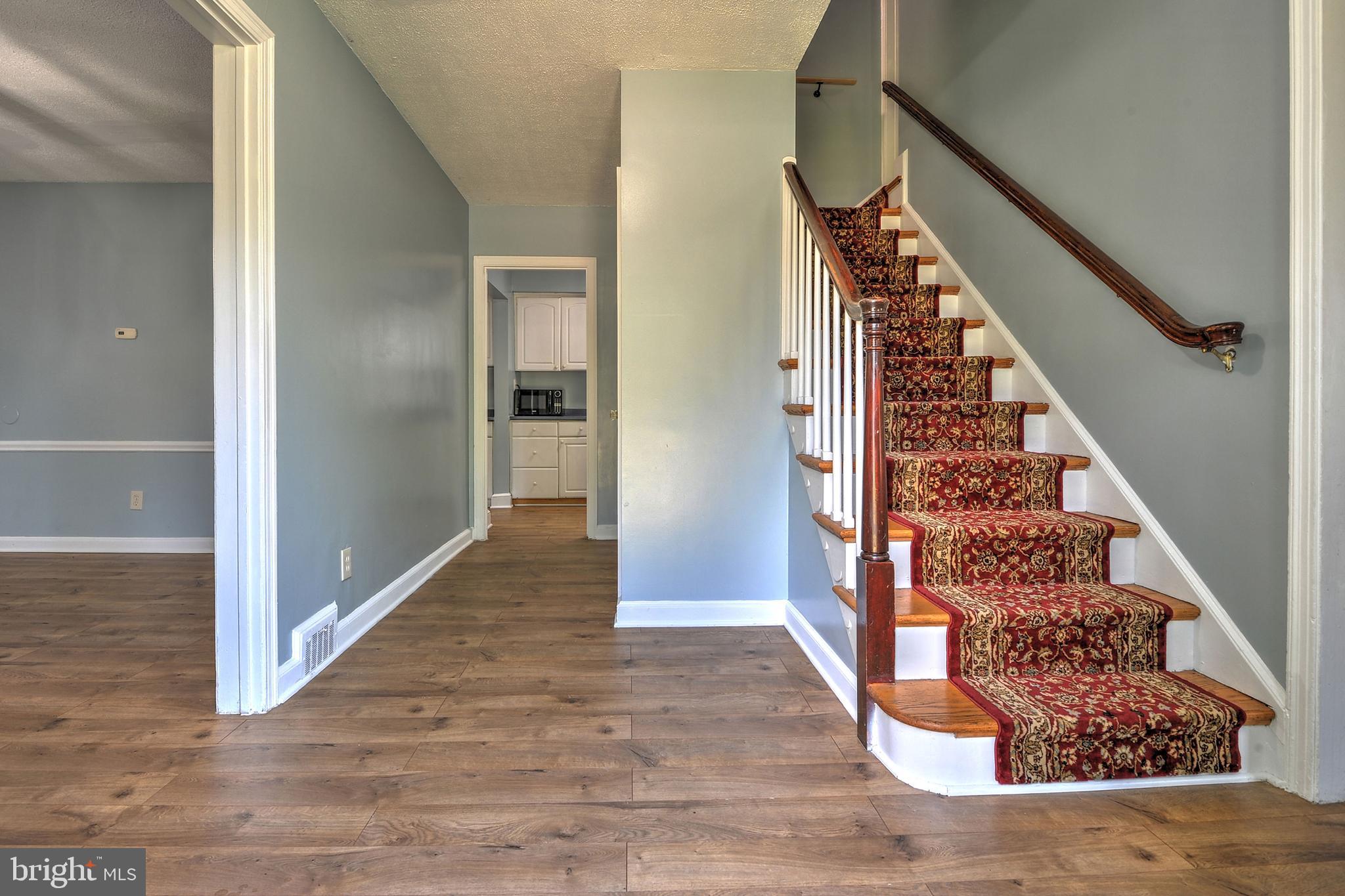 8016 Old Georgetown Road Bethesda, MD 20814 - Photo 4 of 36 Foyer