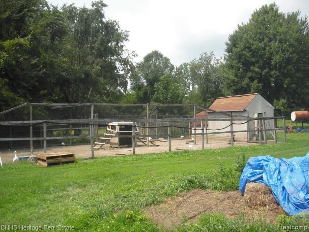 5079 West Lovejoy Road Fowlerville, MI 48836 - Photo 11 of 14 chicken pen.jpg