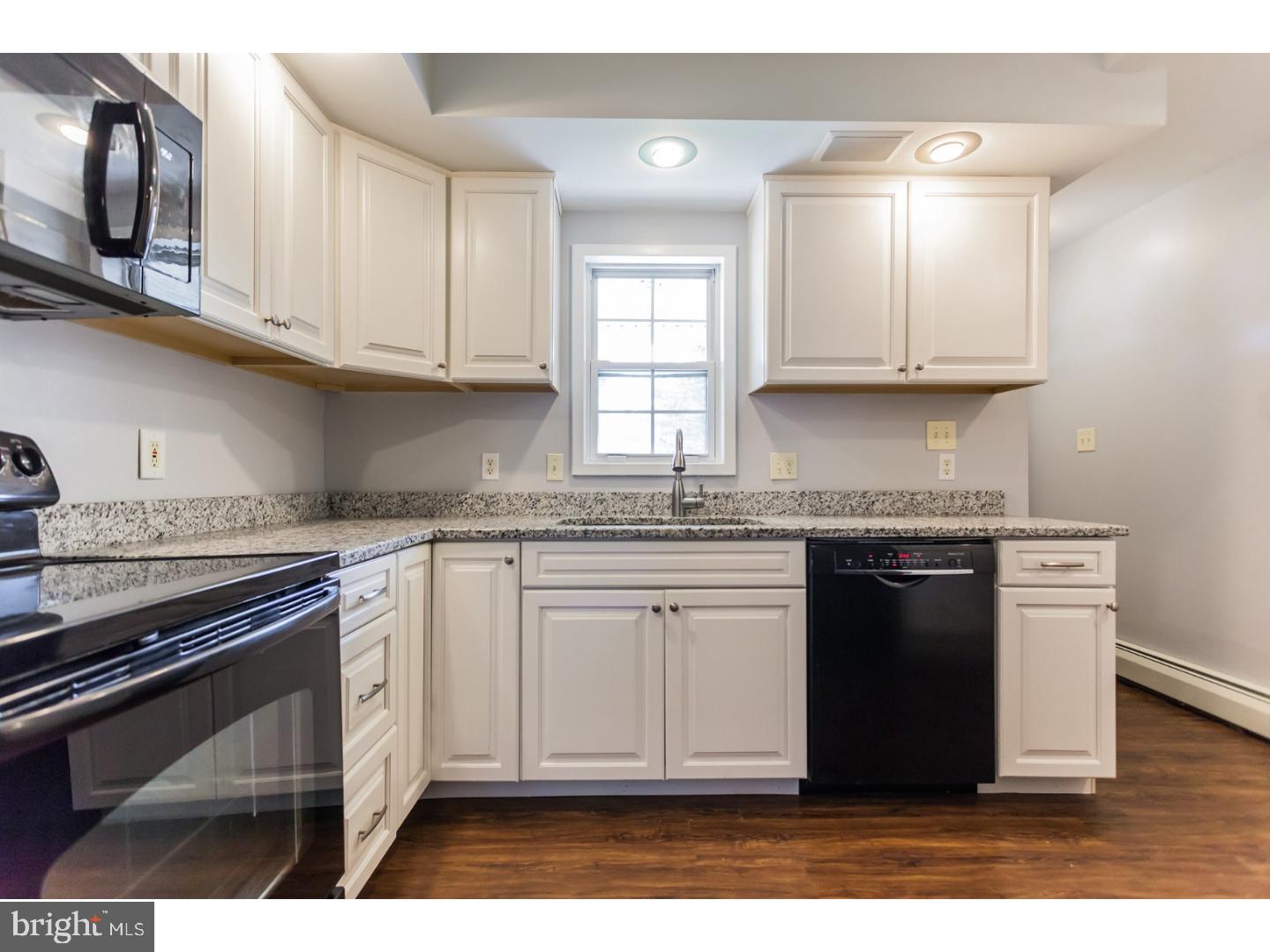 39 Gingerbush Road Levittown, PA 19057 - Photo 4 of 25 Gallery Image 4