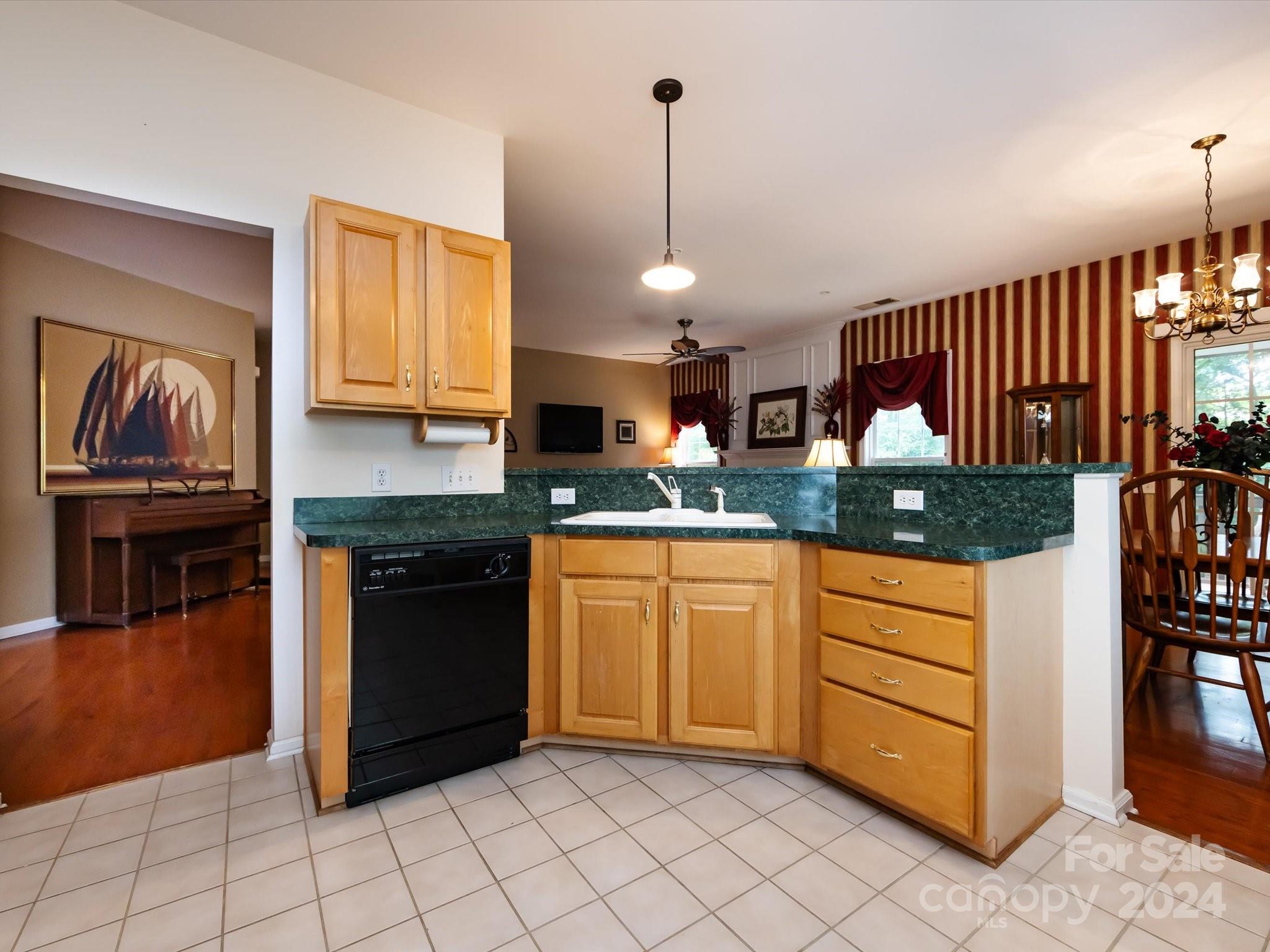 701 Clearbrook Road Matthews, NC 28105 - Photo 16 of 44 Gallery Image 16