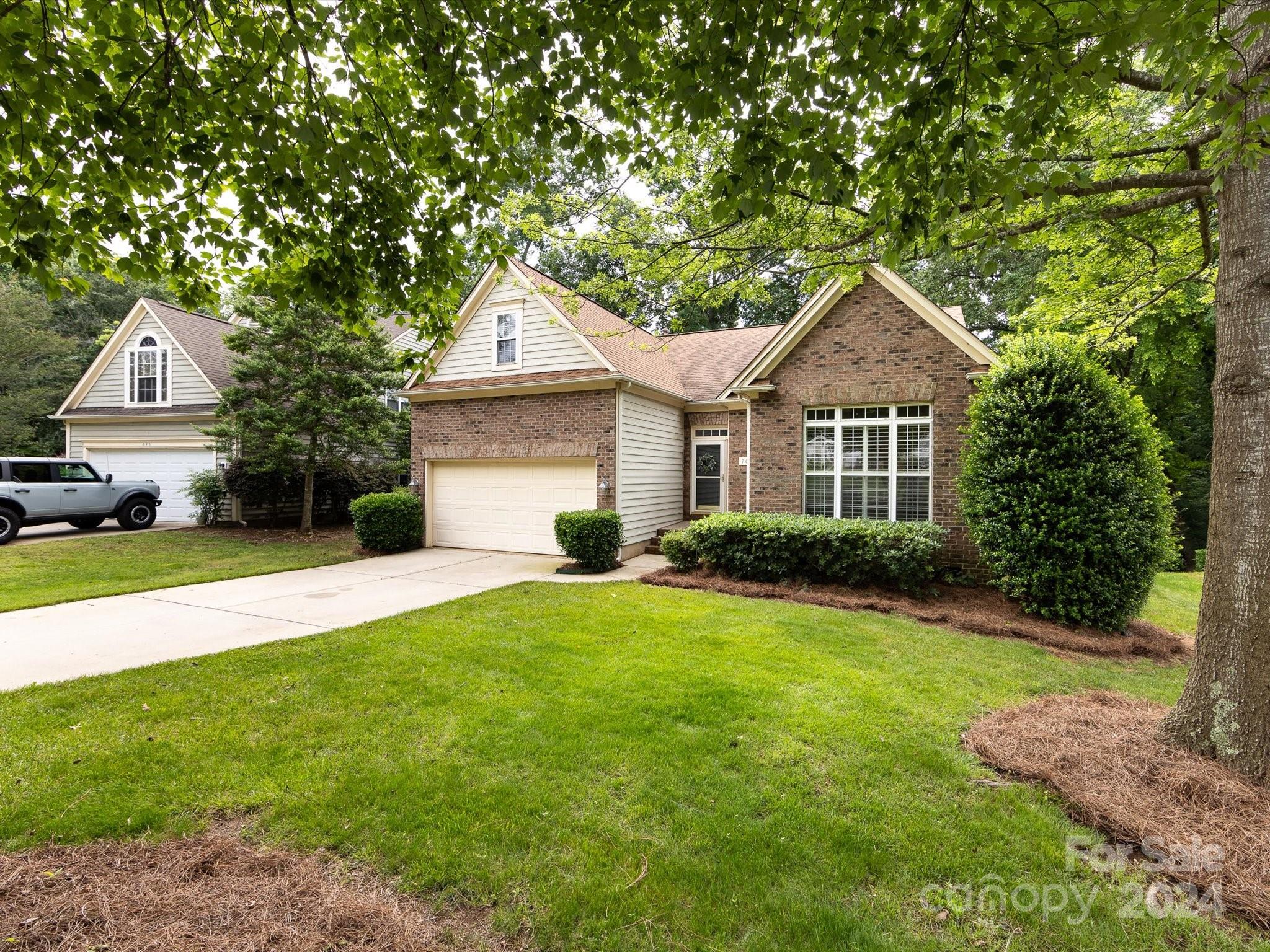 701 Clearbrook Road Matthews, NC 28105 - Photo 3 of 44 Gallery Image 3
