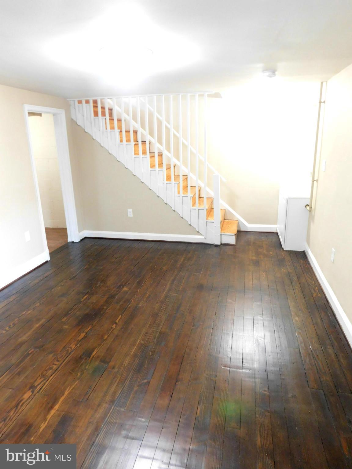 3571 Juneway Baltimore, MD 21213 - Photo 23 of 30 LL Family Room