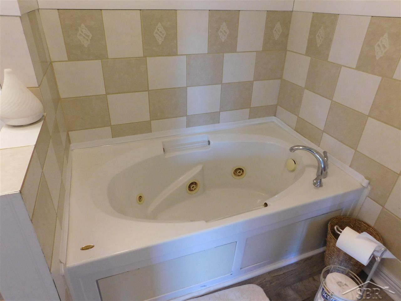 2491 German Bay City, MI 48708 - Photo 17 of 35 50035689-16.JPG