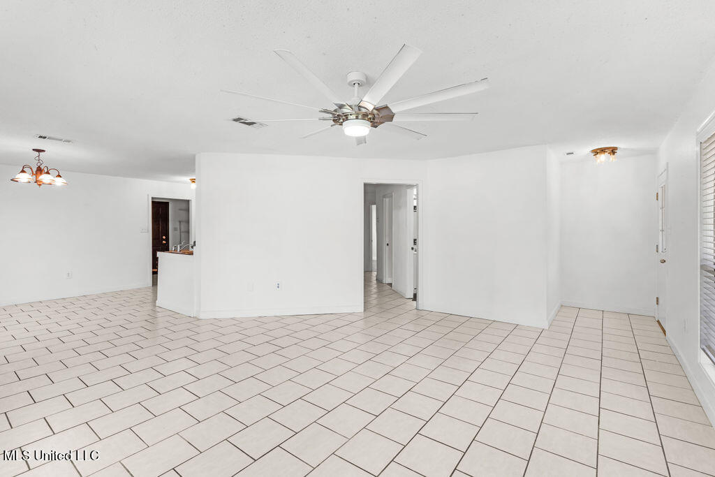 10460 Shorecrest Road Biloxi, MS 39532 - Photo 7 of 31 10460ShorecrestRd-11