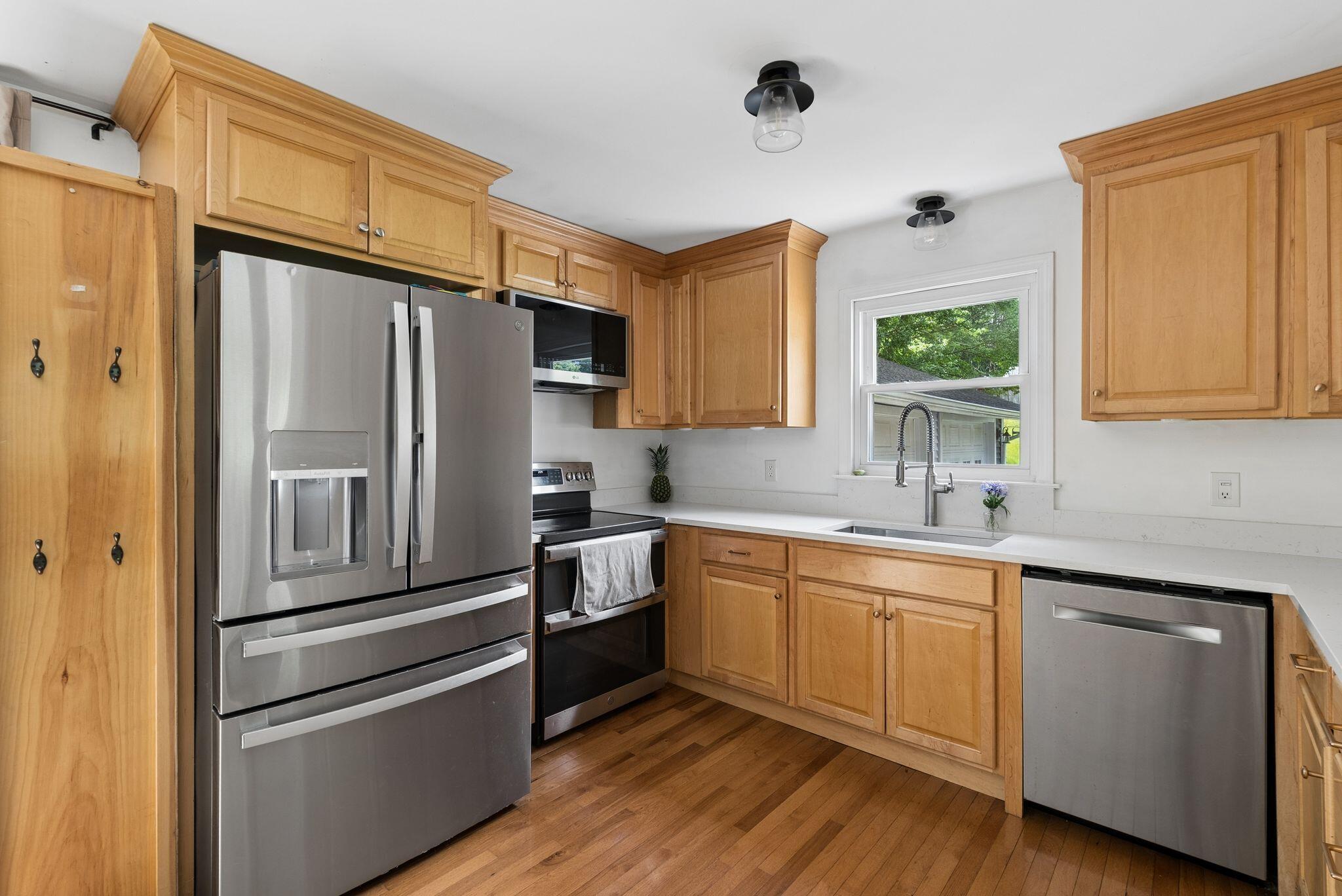 19 Hamlin Road Falmouth, ME 04105 - Photo 11 of 31 19 Hamlin Road, Falmouth