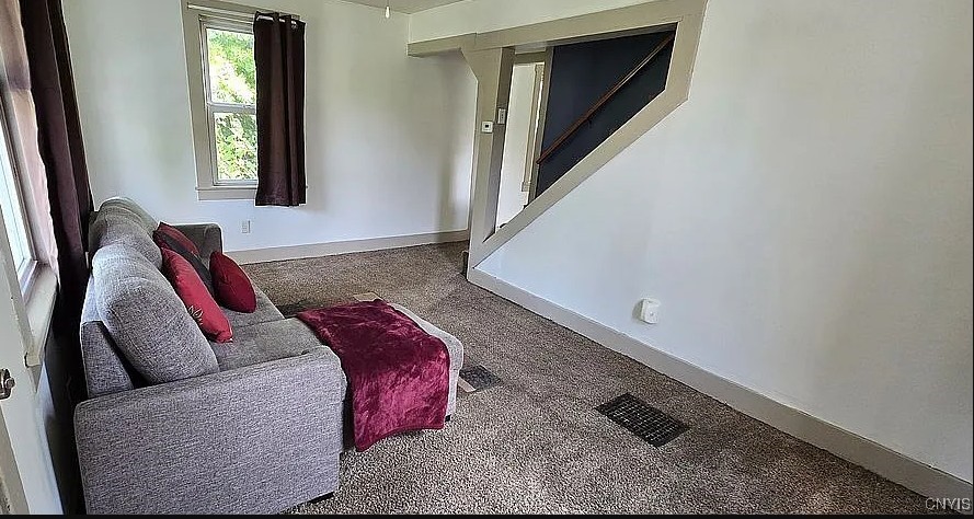 1055 Lake Road Oneida, NY 13421 - Photo 6 of 12 Living Room
