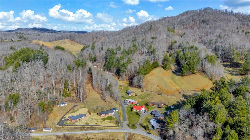 228 Don Adams Road Lansing, NC 28643 - Photo 12 of 17