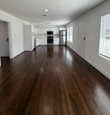 $2,300 | 1976 West McKinney Street, Houston, TX 77019