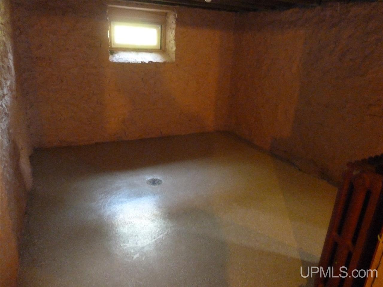 24944 Chestnut Street Calumet, MI 49913 - Photo 29 of 36 Gallery Image 29