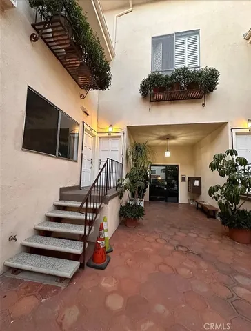 $3,575 | 1951 Malcolm Avenue, Los Angeles, CA 90025