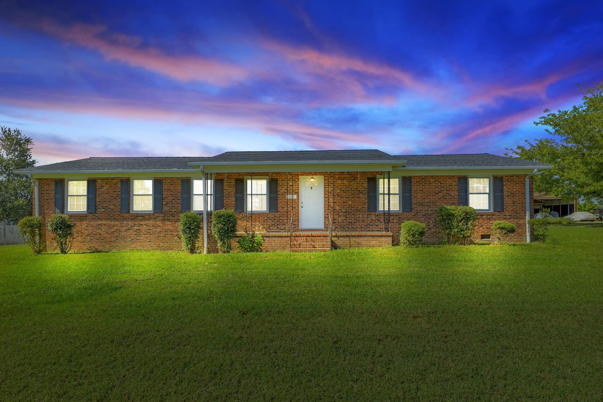 210 Saluda Road Moore, SC 29369 - Photo 2 of 40