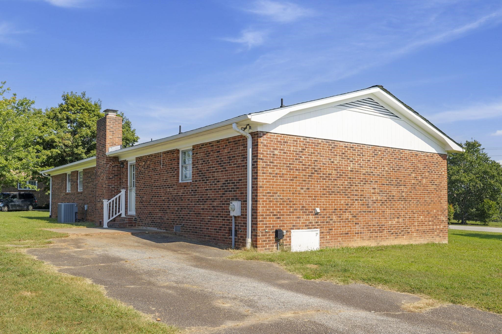 210 Saluda Road Moore, SC 29369 - Photo 26 of 40