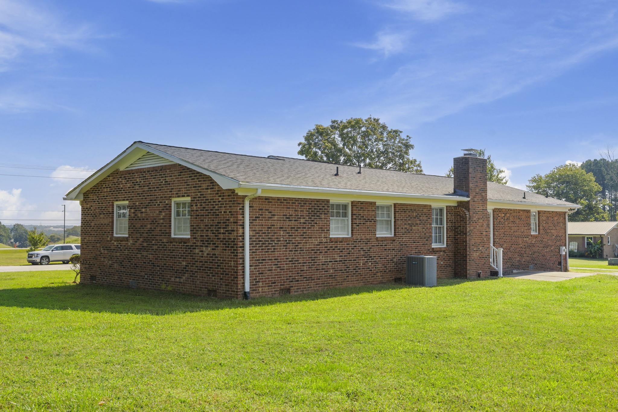 210 Saluda Road Moore, SC 29369 - Photo 29 of 40