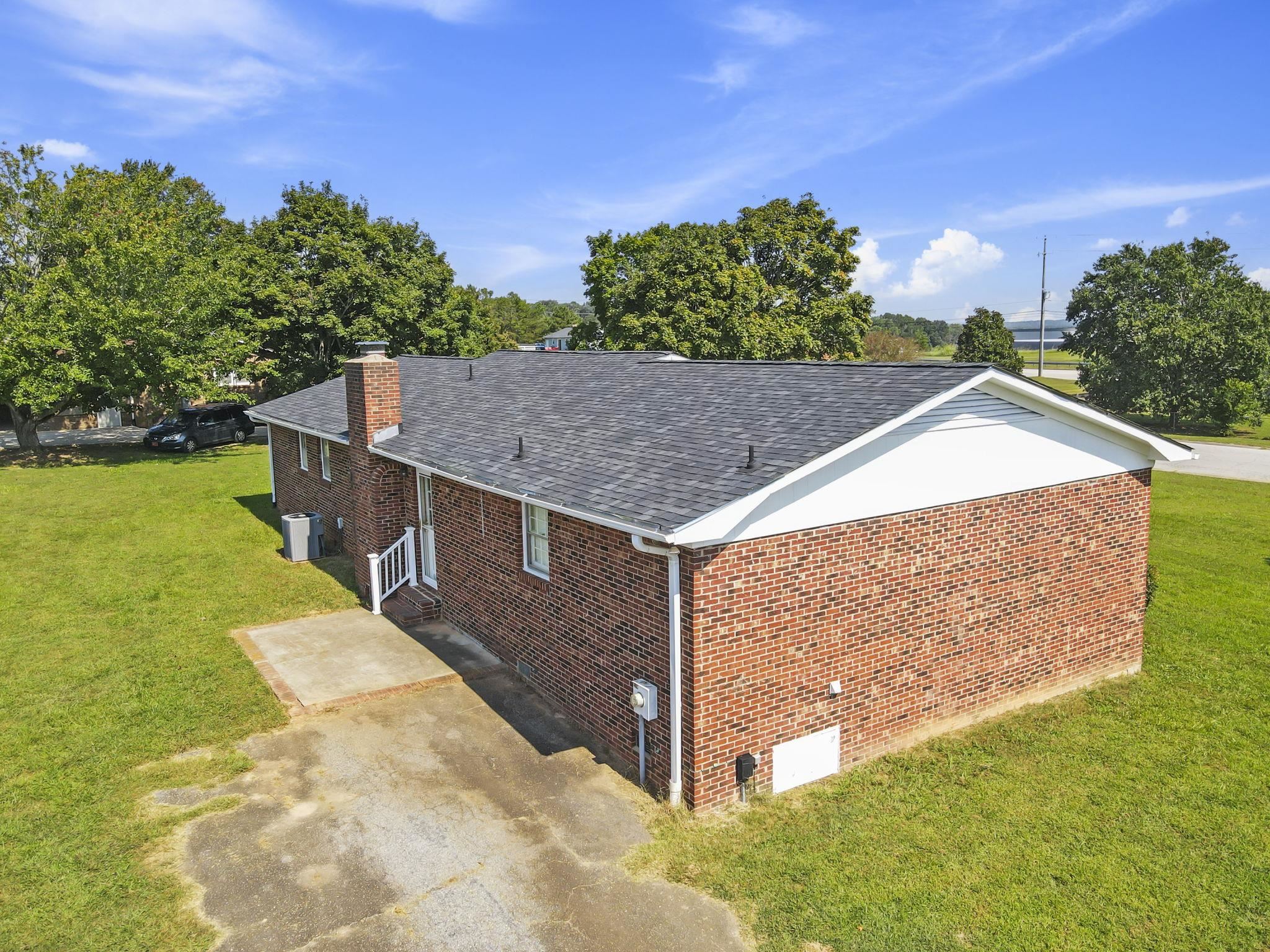 210 Saluda Road Moore, SC 29369 - Photo 32 of 40