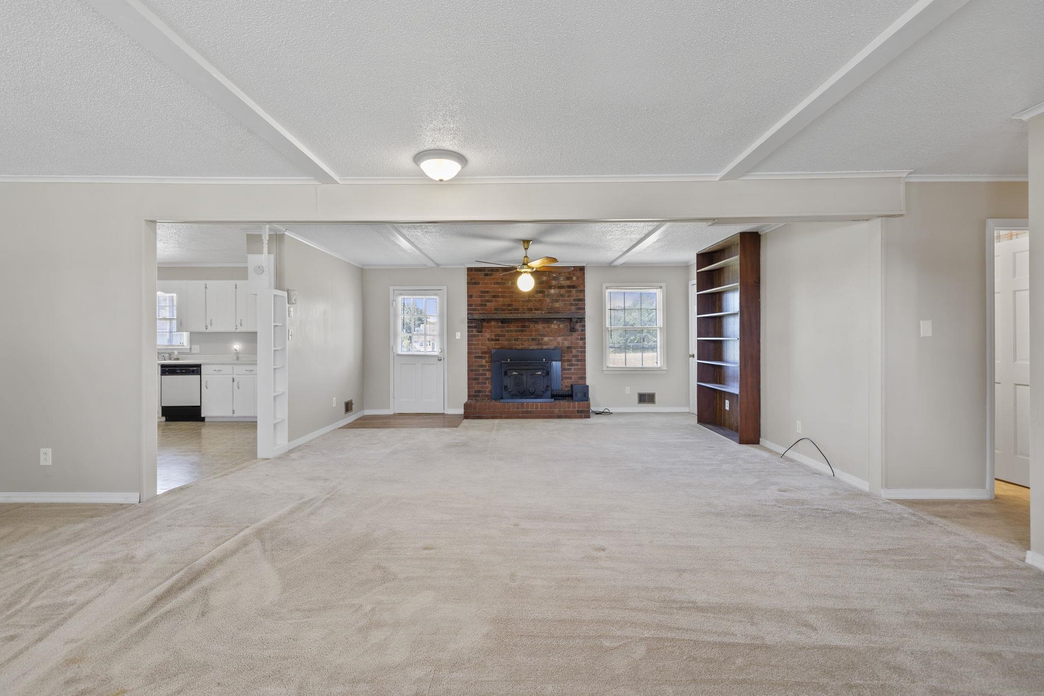 210 Saluda Road Moore, SC 29369 - Photo 5 of 40