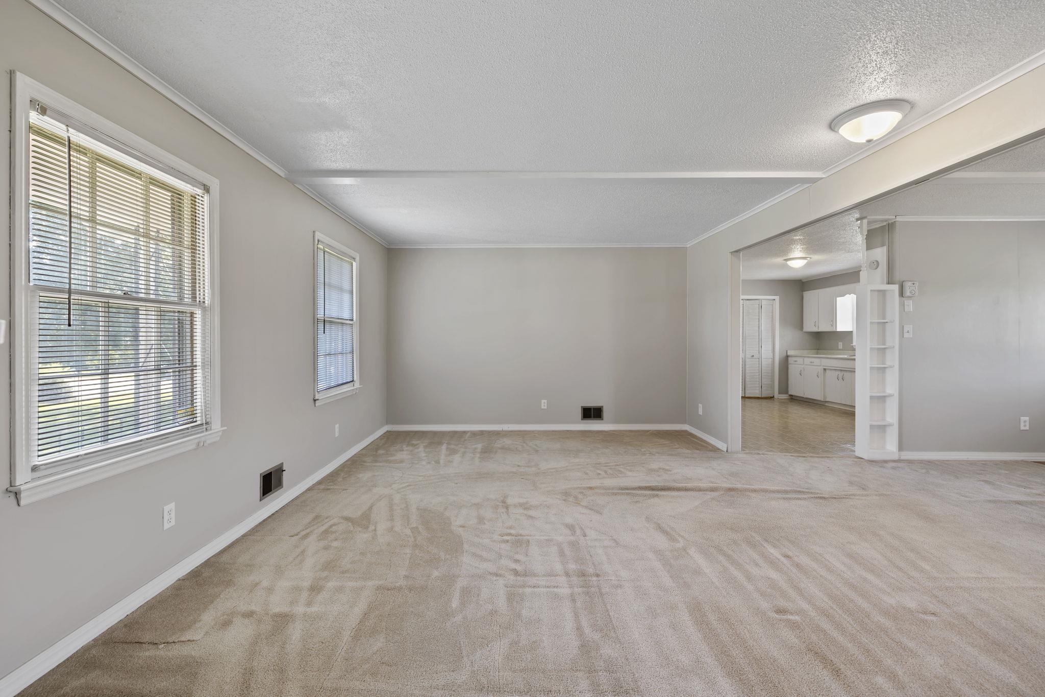 210 Saluda Road Moore, SC 29369 - Photo 7 of 40