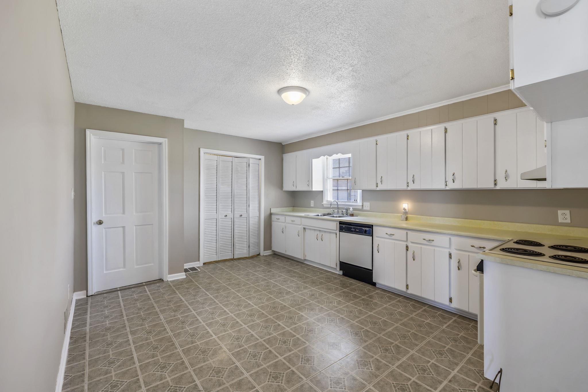 210 Saluda Road Moore, SC 29369 - Photo 9 of 40