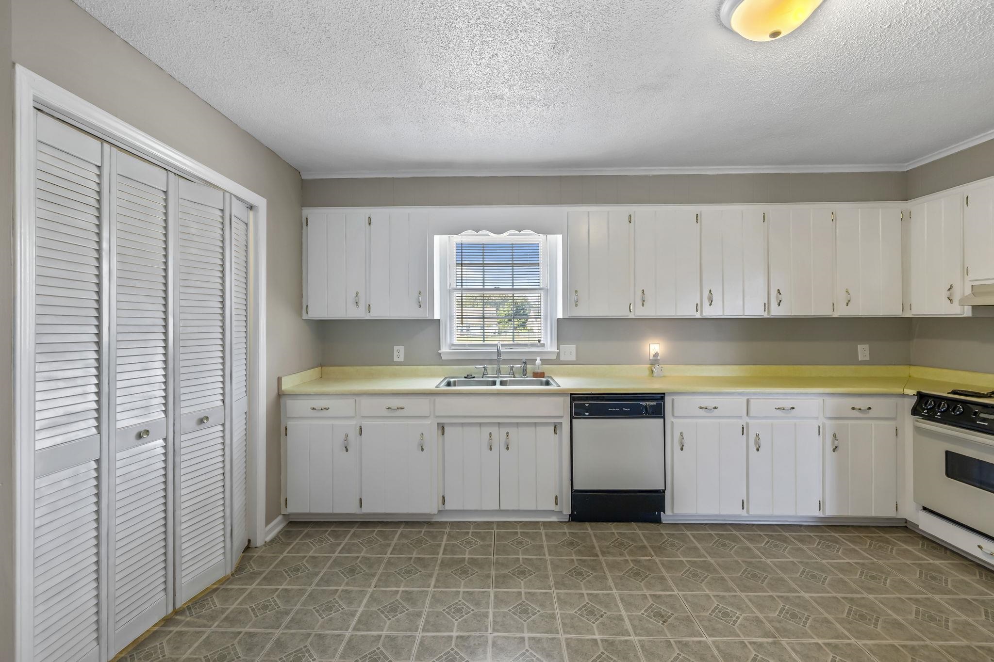 210 Saluda Road Moore, SC 29369 - Photo 10 of 40