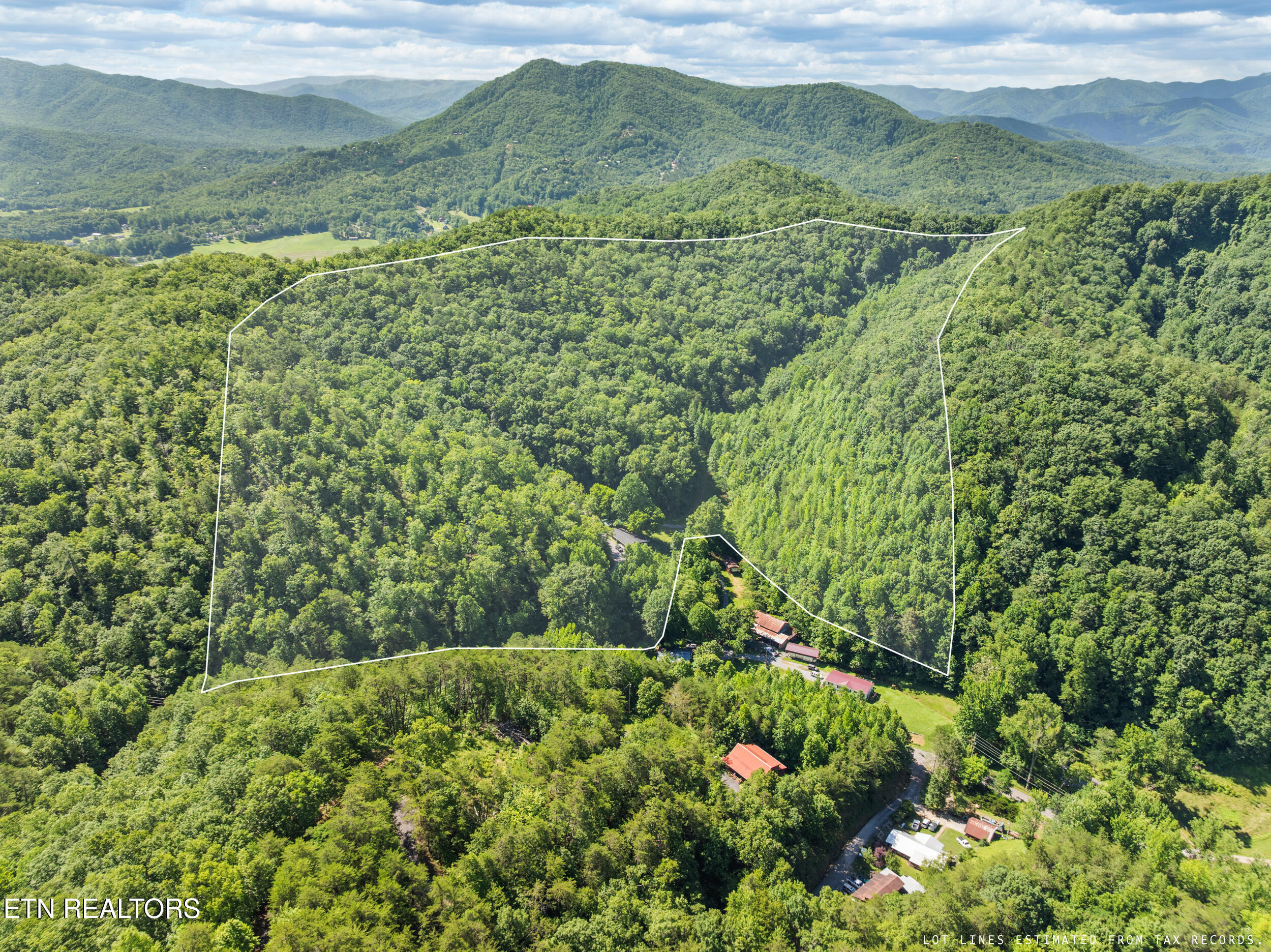 2792 Happy Hollow Road Sevierville, TN 37862 - Photo 4 of 46 2792 Happy Hollow-70 (2)