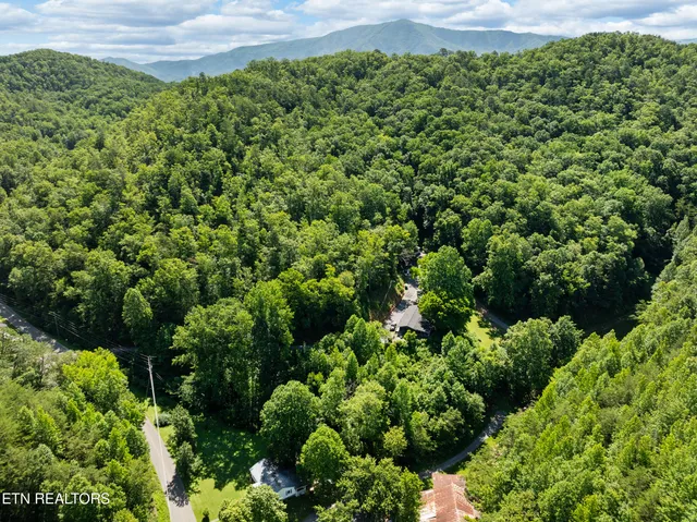 $1,175,000 | 2792 Happy Hollow Road, Sevierville, TN 37862