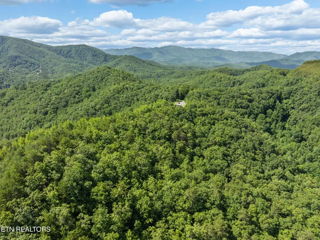 $1,175,000 | 2792 Happy Hollow Road, Sevierville, TN 37862