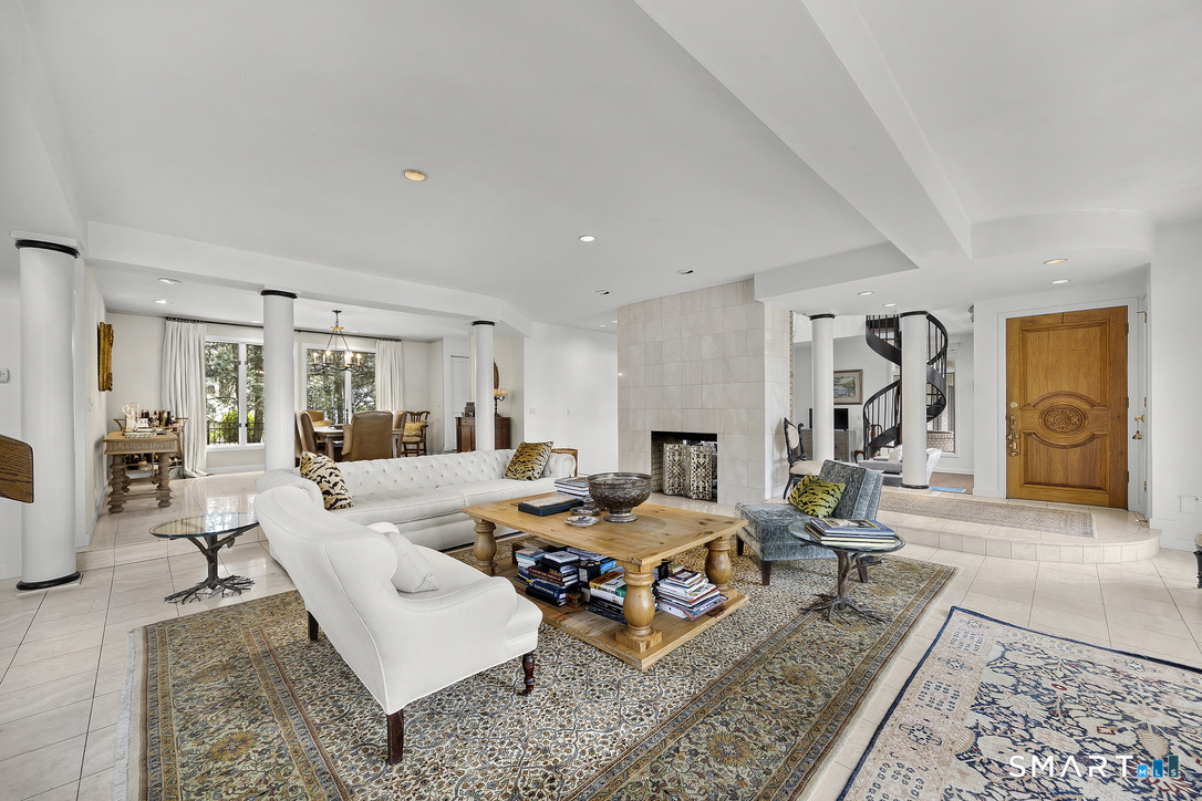 34 Canoe Brook Road Trumbull, CT 06611 - Photo 3 of 37 Gallery Image 3