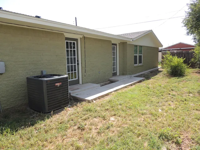 $319,000 | 501 North Irving Street, Hereford, TX 79045